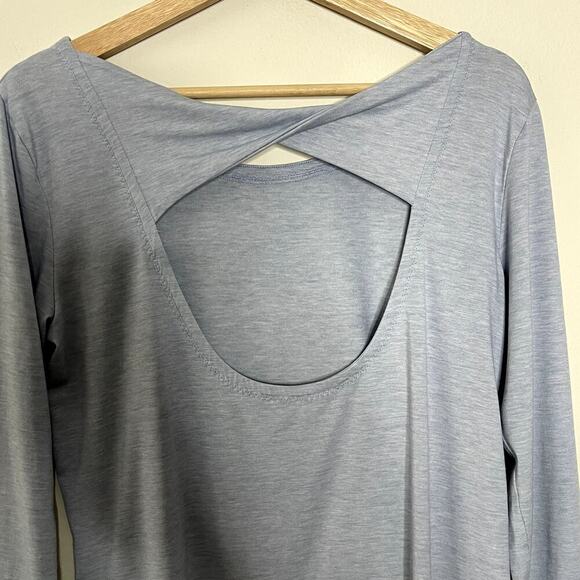 ATHLETA CRISS CROSS OPEN BACK FLEXLITE TOP SIZE M LIGHT BLUE - Picture 3 of 7